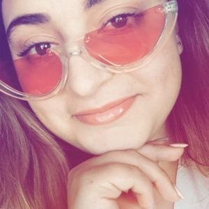 Meet your Posher, Beatriz